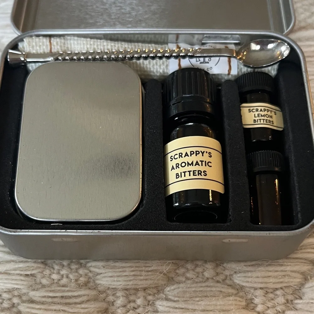NIB The Cocktail Box Co has Champagne Cocktail Kit